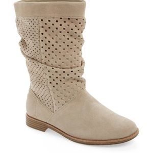 TOMS Perforated Slouchy Oxford Boots in Natural